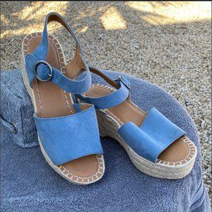 Blue platform ladies shoes- gently used